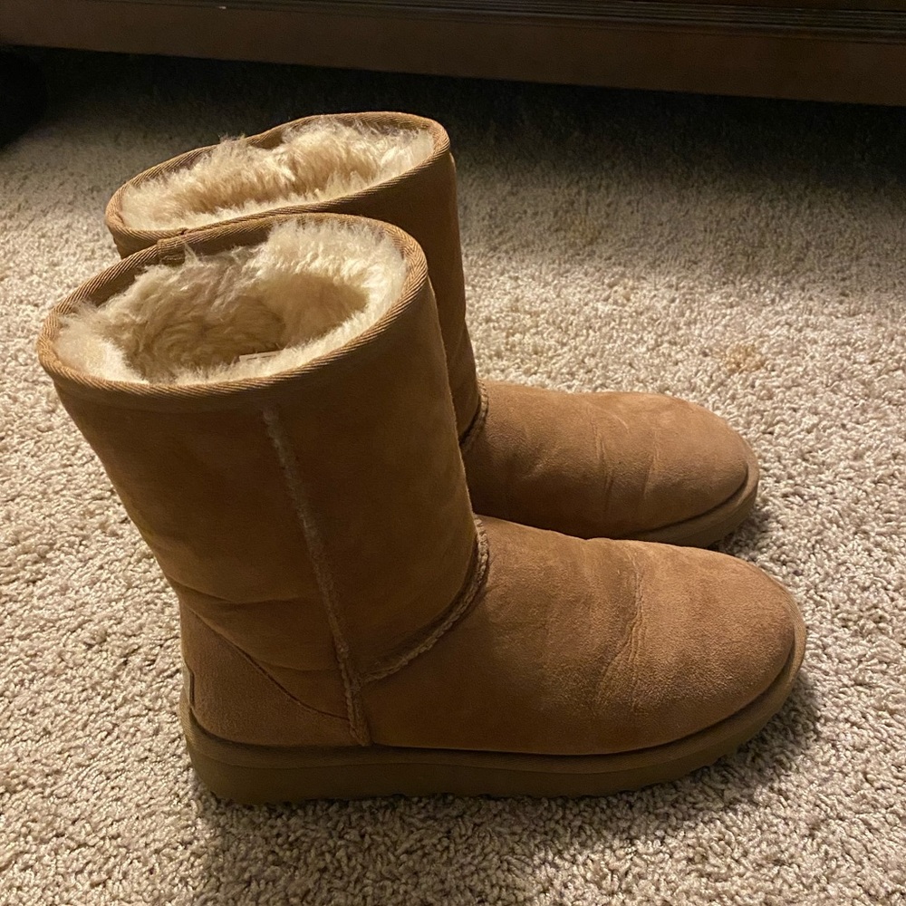 Women’s chestnut Ugg boots size 9